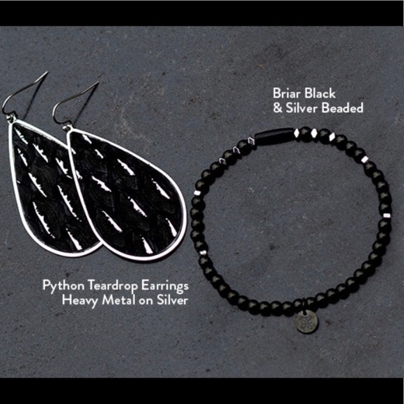 NIB Rustic Cuff ‘Rock & Roll’ Penelope Flower Cuff - Picture 4 of 10